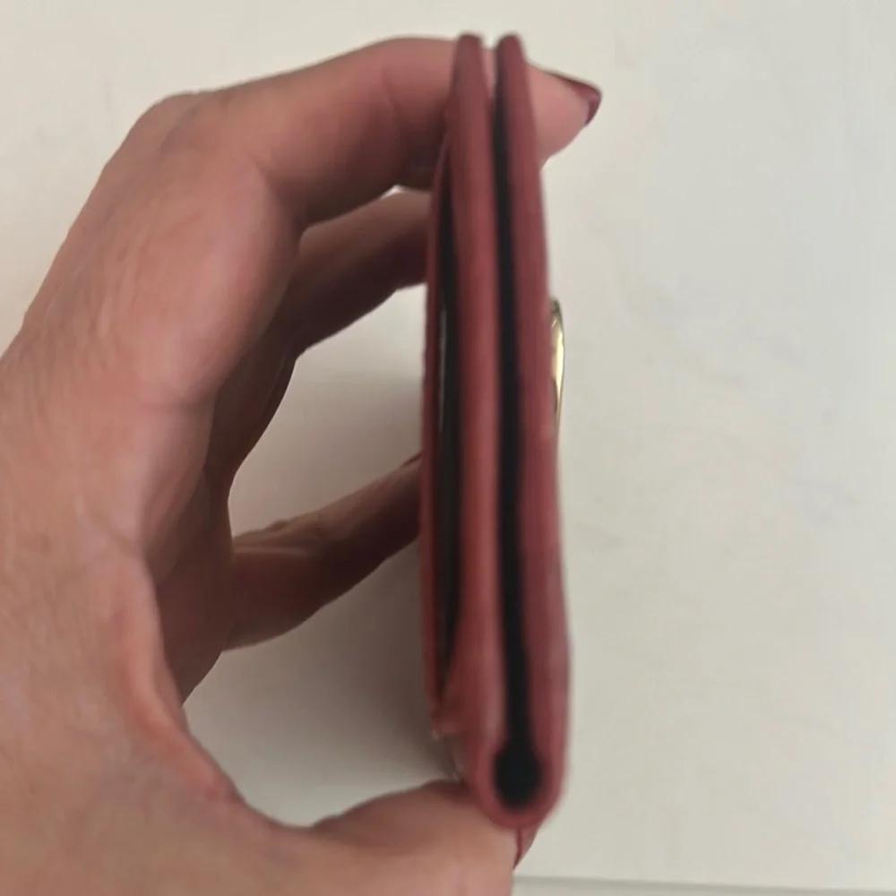 Gucci Red Card Holder with Gold Heart - Picture 3 of 7